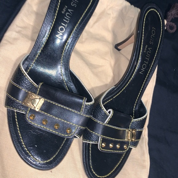 Woman’s Louis Vuitton pumps - Picture 3 of 12